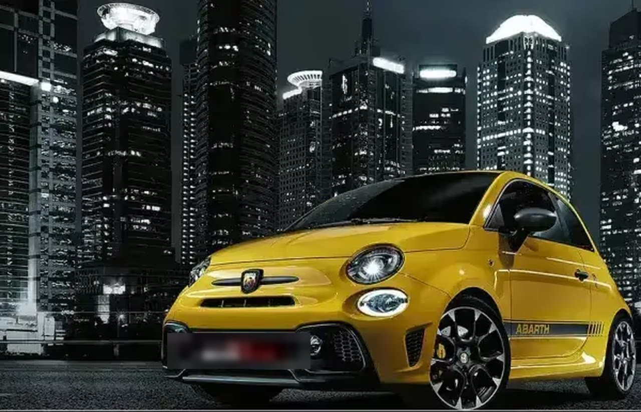 Abarth 595 Competizione de alquiler en Barcelona — Serres Drive